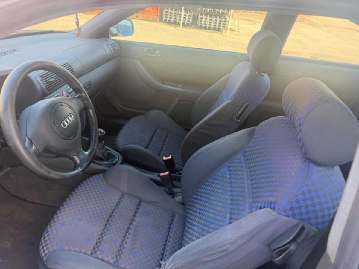 Audi A3 1.6 cat 3p. Ambiente (5)