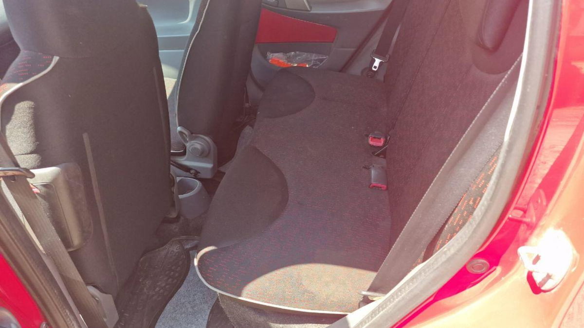 Peugeot 107 68CV 5p. Sweet Years 2Tronic (10)