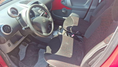 Peugeot 107 68CV 5p. Sweet Years 2Tronic (8)