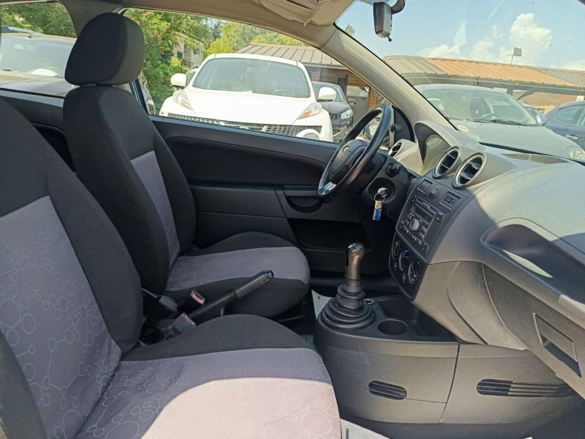 Ford Fiesta 1.4 TDCi 3p. Ghia (15)
