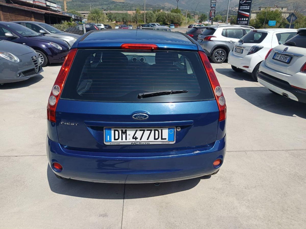 Ford Fiesta 1.4 TDCi 3p. Ghia (8)
