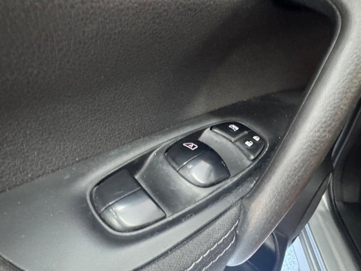 Nissan Qashqai 1.5 dCi Tekna (19)