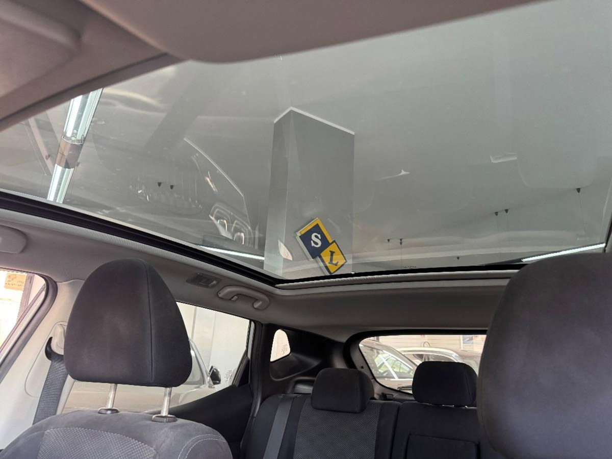 Nissan Qashqai 1.5 dCi Tekna (8)