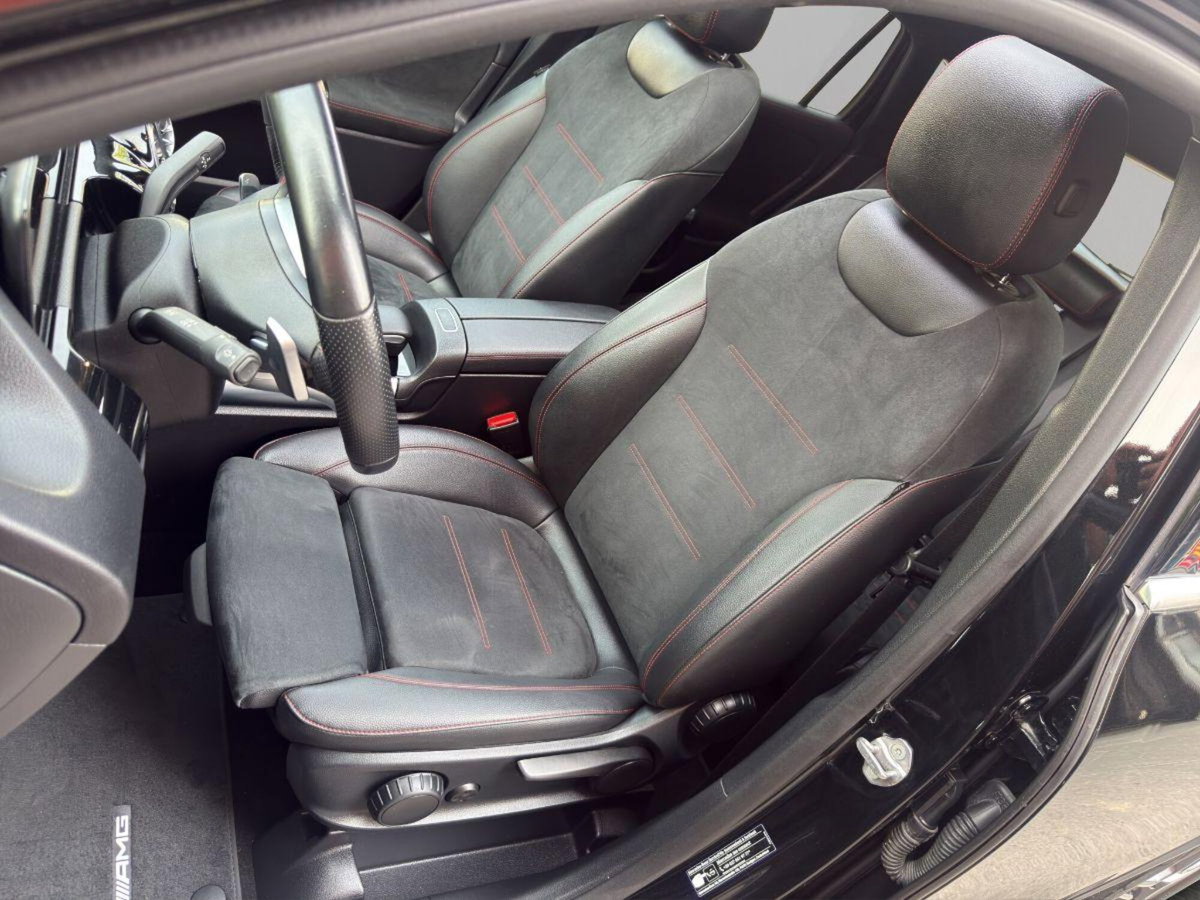 Mercedes-Benz GLA SUV 200 d Automatic 4Matic Premium (14)
