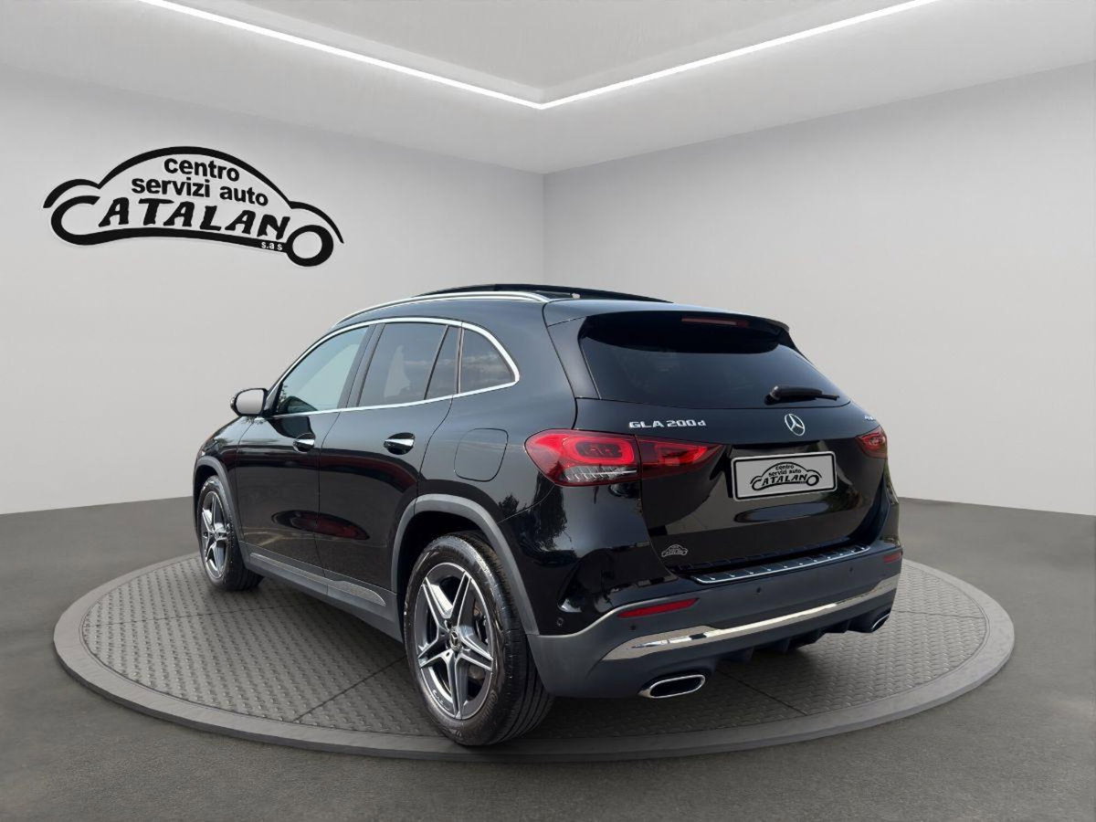 Mercedes-Benz GLA SUV 200 d Automatic 4Matic Premium (3)
