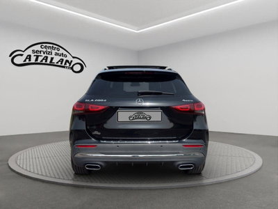 Mercedes-Benz GLA SUV 200 d Automatic 4Matic Premium (4)