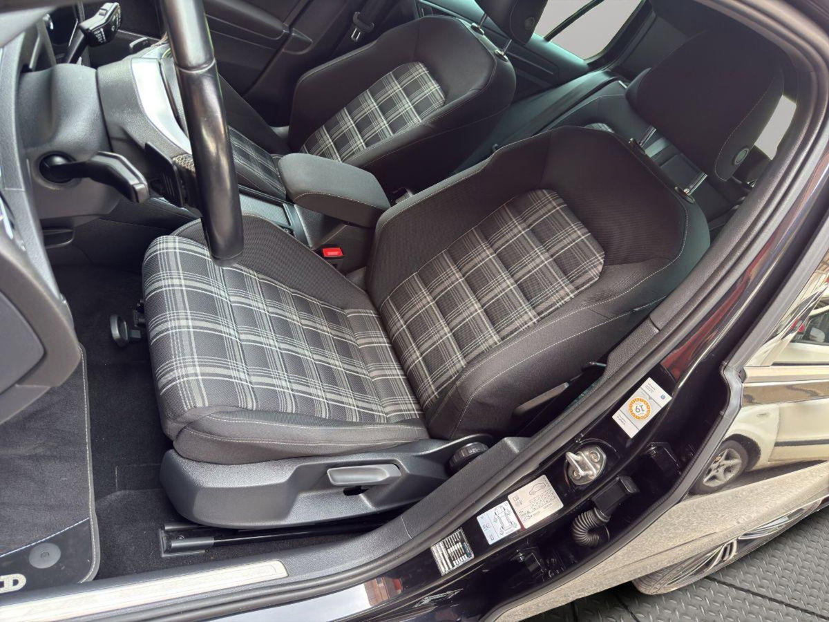 Volkswagen Golf Variant GTD 2.0 TDI DSG BlueMotion Technology (10)