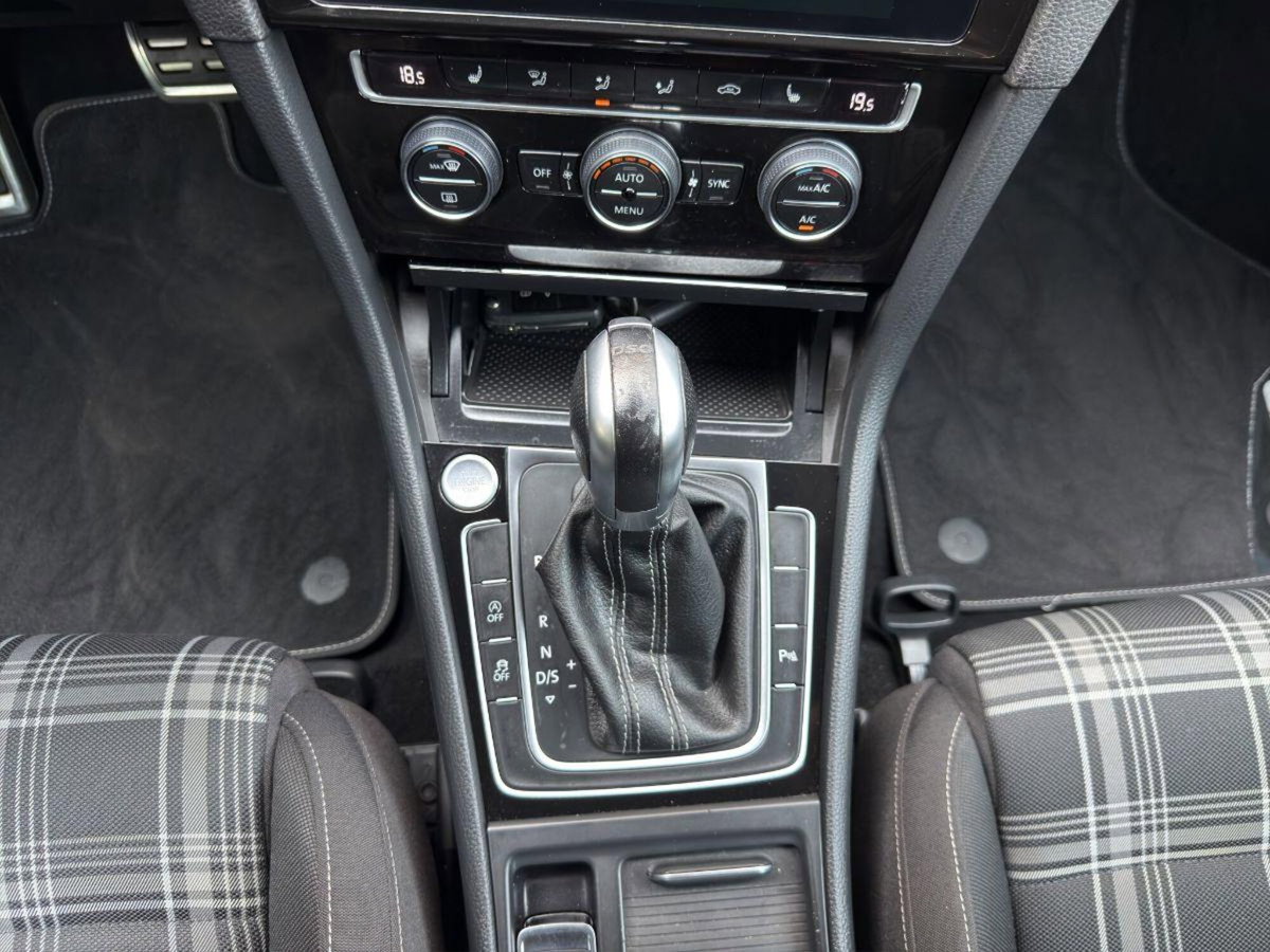 Volkswagen Golf Variant GTD 2.0 TDI DSG BlueMotion Technology (16)