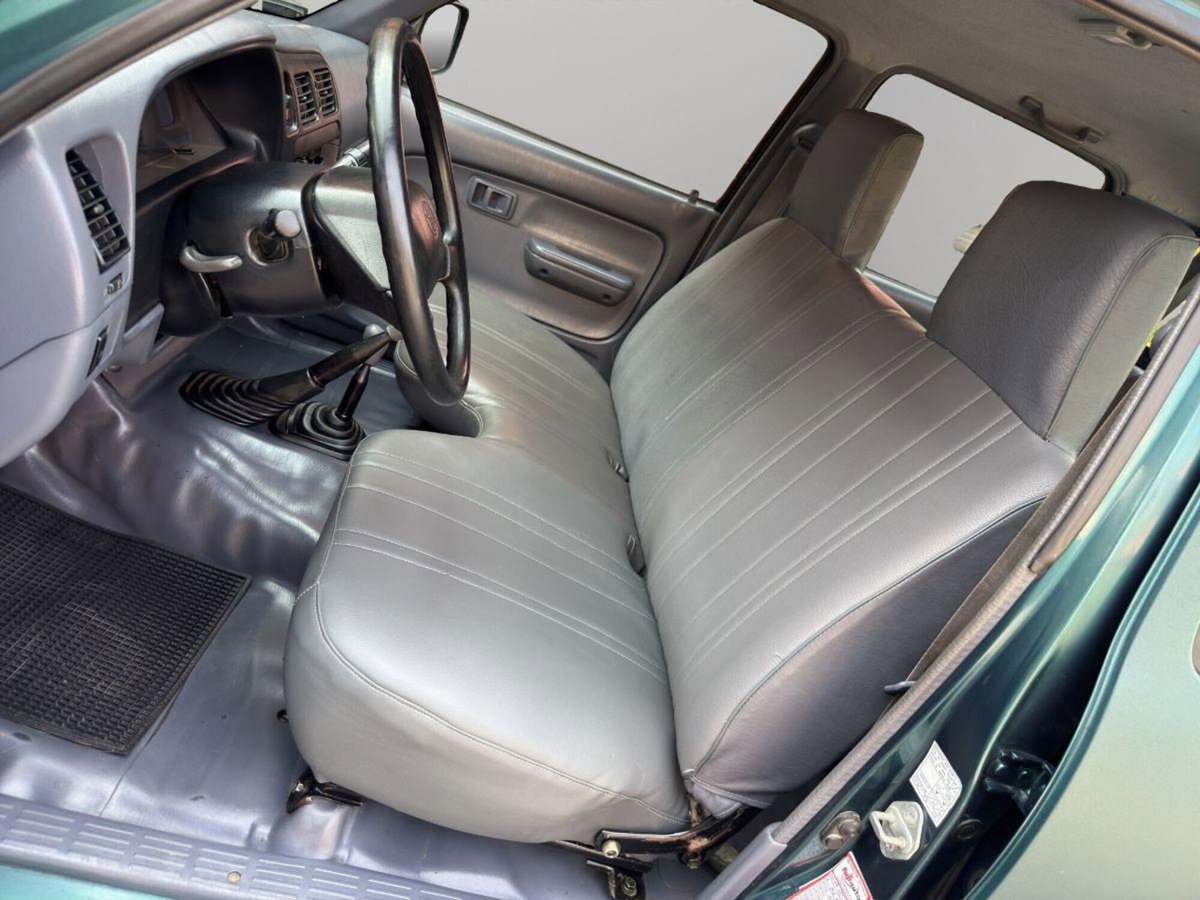 Toyota Hilux Pick-up 2.TD 4WD 4p. Double Cab Pup. SR5 (13)