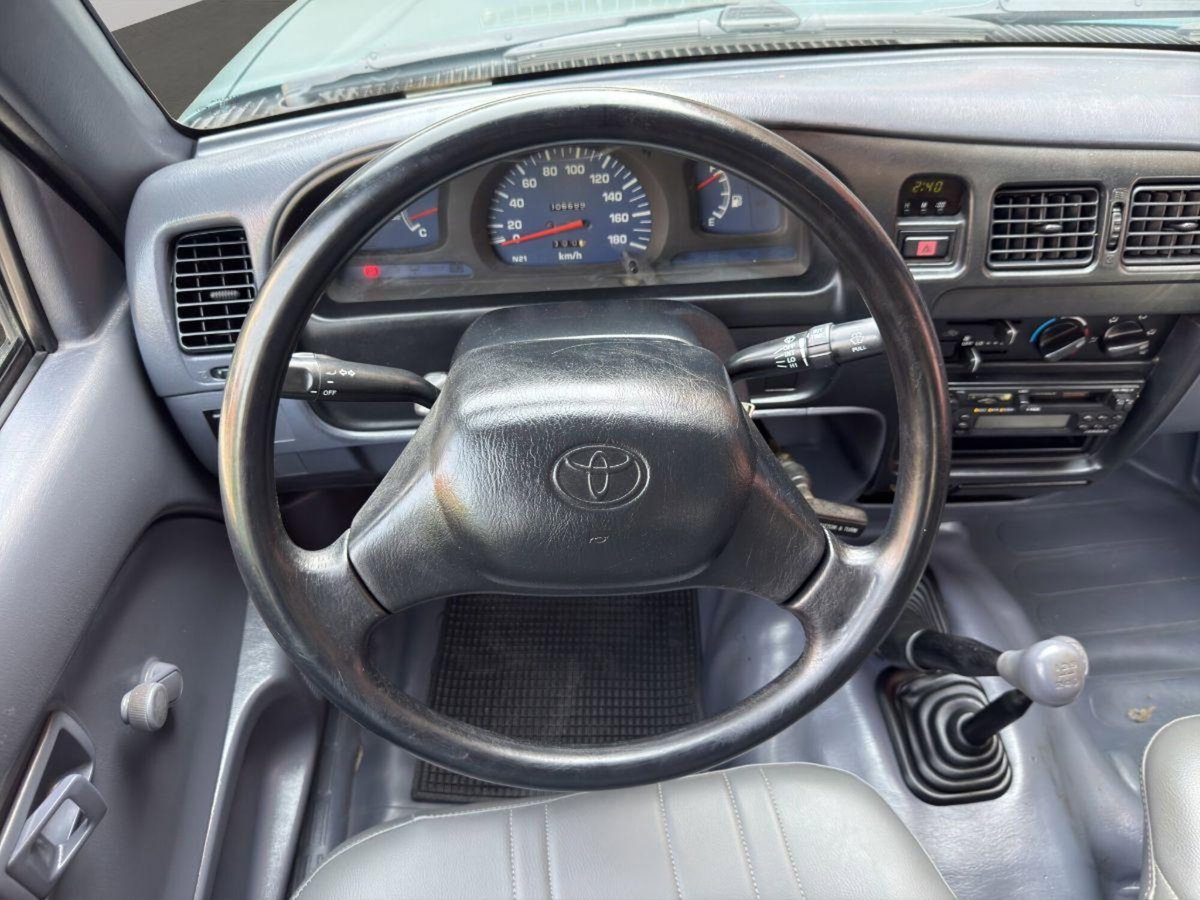 Toyota Hilux Pick-up 2.TD 4WD 4p. Double Cab Pup. SR5 (18)