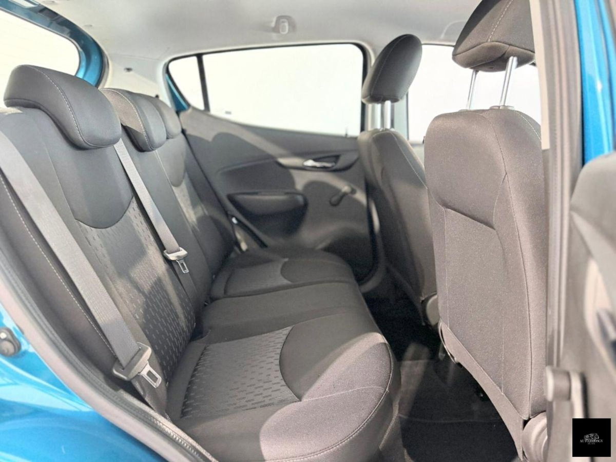 Opel Karl Rocks 1.0 73 CV (9)