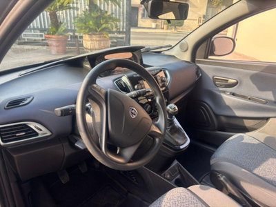 Lancia Ypsilon 1.0 FireFly 5 porte S&S Hybrid Maryne (4)
