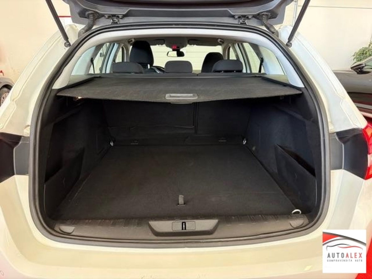 Peugeot 308 SW 1.5 bluehdi Style s&s 130cv eat8 (13)