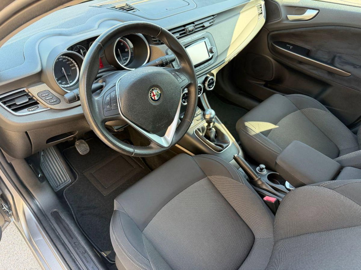 Alfa Romeo Giulietta 2.0 JTDm Giulietta 150cv (11)