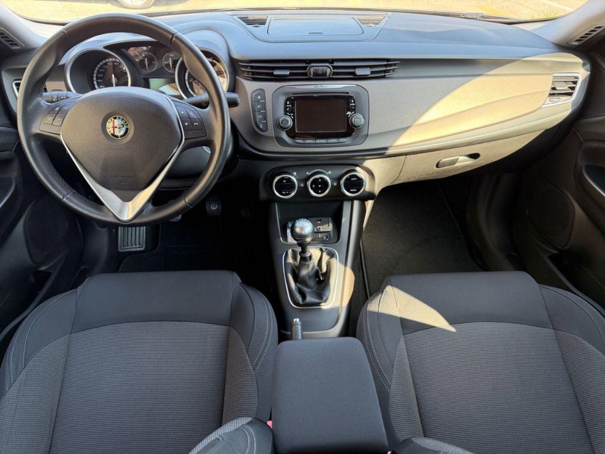 Alfa Romeo Giulietta 2.0 JTDm Giulietta 150cv (12)