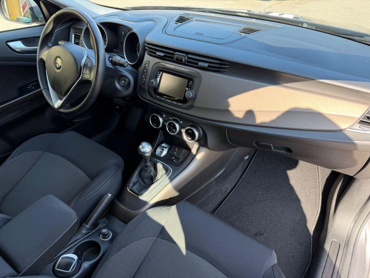 Alfa Romeo Giulietta 2.0 JTDm Giulietta 150cv (16)
