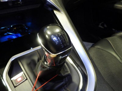 Peugeot 3008 BlueHDi 150 S&S Business (11)