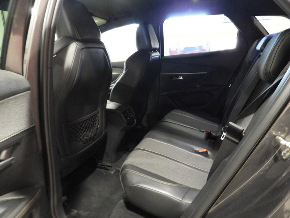 Peugeot 3008 BlueHDi 150 S&S Business (12)