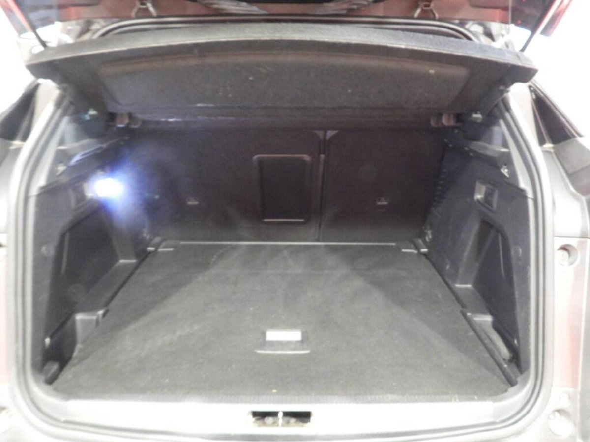 Peugeot 3008 BlueHDi 150 S&S Business (13)
