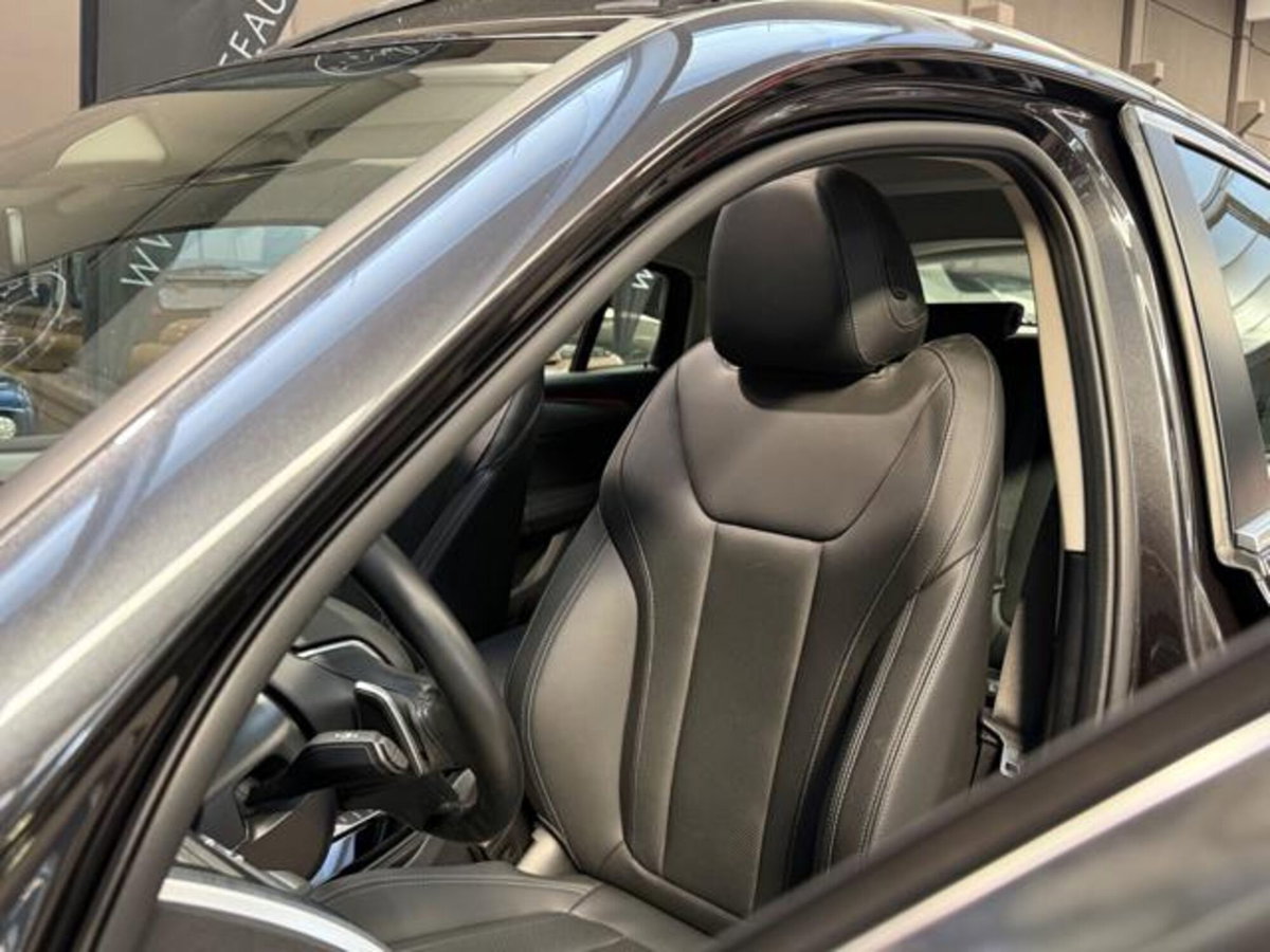 BMW X4 xDrive30d 48V 249CV (11)
