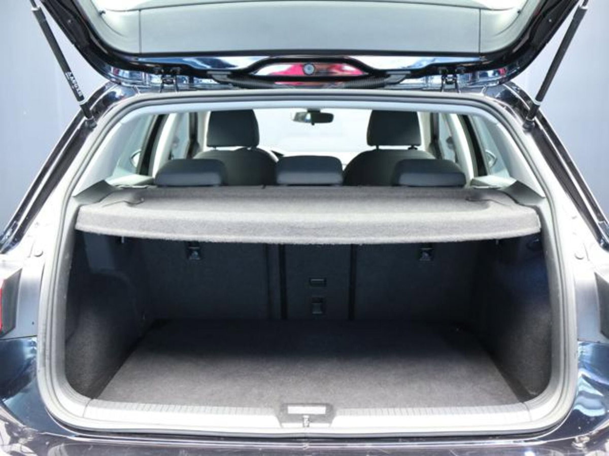 Volkswagen Golf Variant 2.0 TDI SCR DSG Life (7)