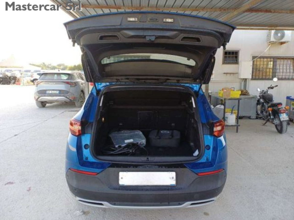 Opel Grandland X 1.6 Hybrid4 Plug-in aut. AWD (5)