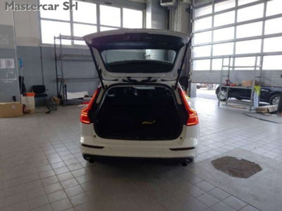 Volvo V60 B4 (d) Geartronic Momentum Business Pro (5)