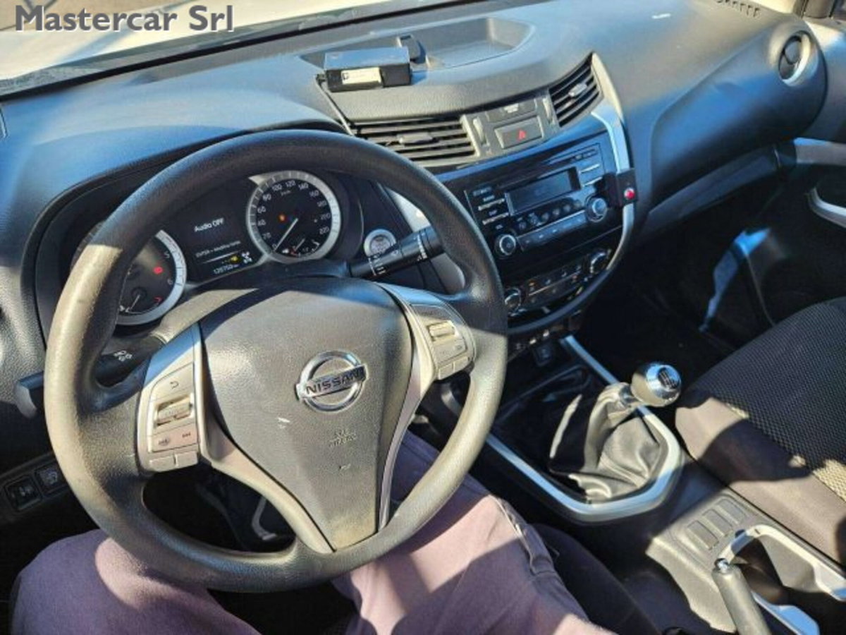 Nissan Navara 2.3 dCi 4WD King Cab Acenta (13)