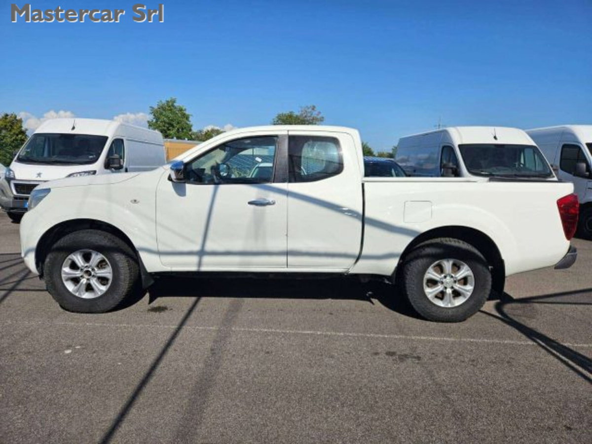 Nissan Navara 2.3 dCi 4WD King Cab Acenta (3)