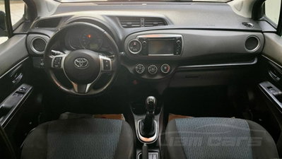 Toyota Yaris 1.0 5 porte Active (10)