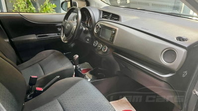 Toyota Yaris 1.0 5 porte Active (12)