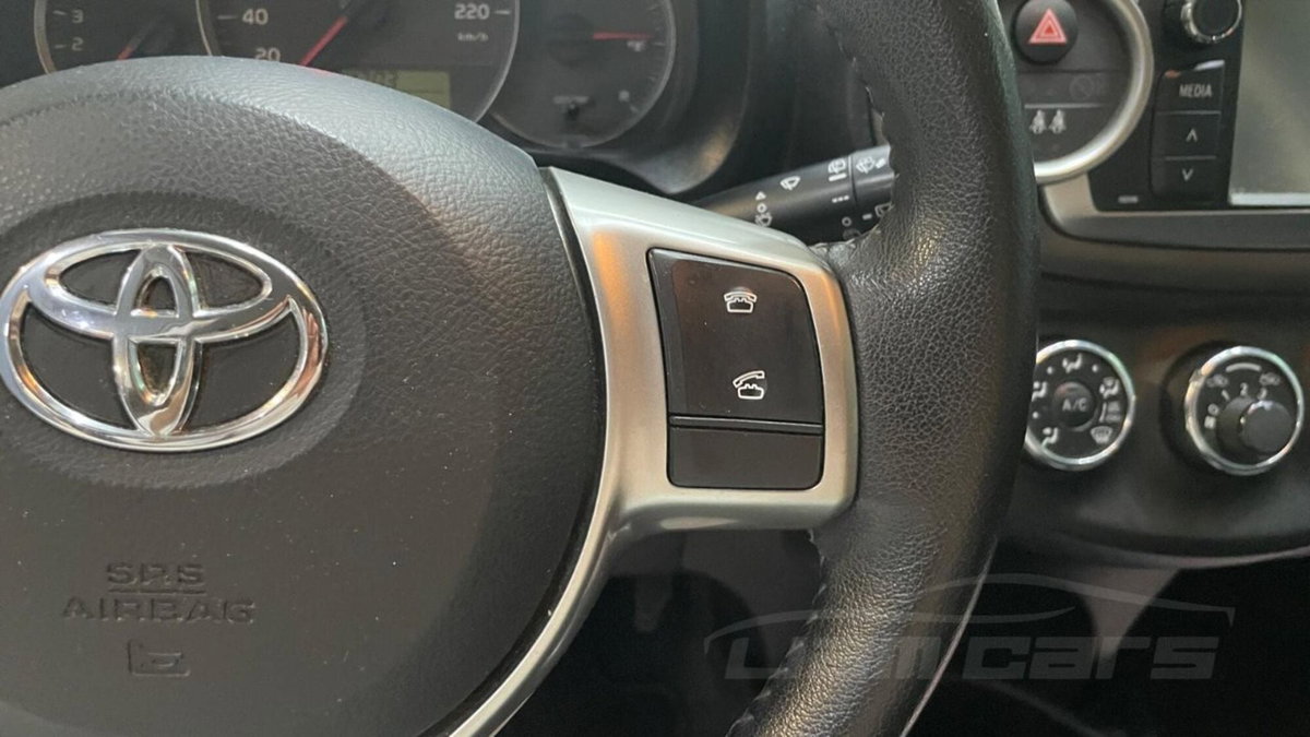 Toyota Yaris 1.0 5 porte Active (15)