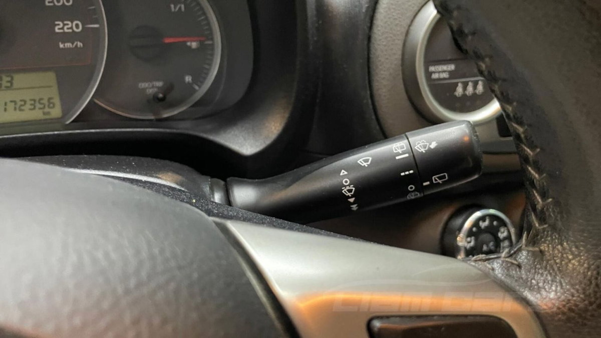 Toyota Yaris 1.0 5 porte Active (17)