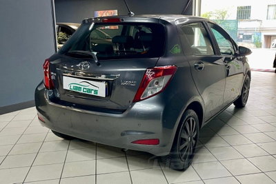 Toyota Yaris 1.0 5 porte Active (4)
