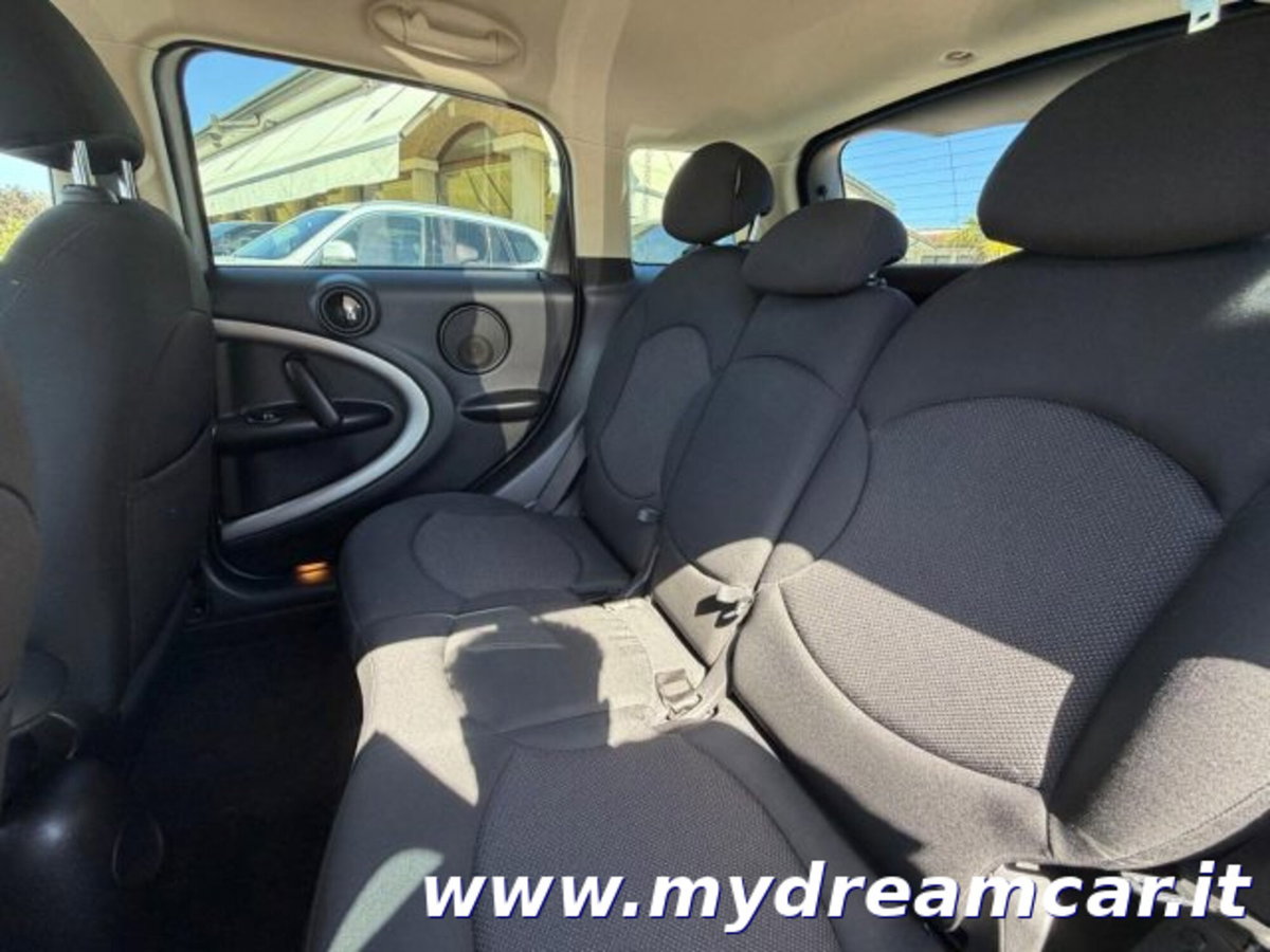 MINI Mini Countryman 1.6 Cooper D Countryman (16)