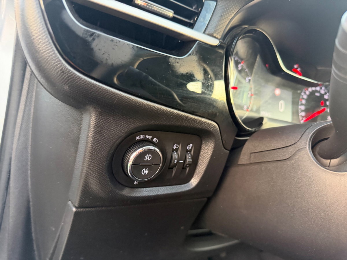 Opel Corsa 1.5 D 100 CV Elegance (12)