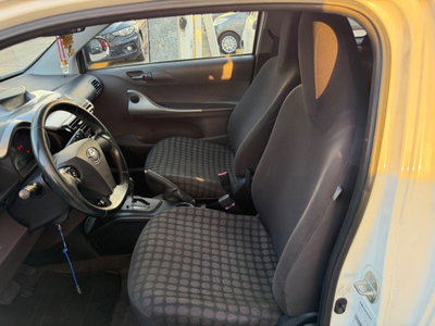Toyota iQ 1.0 Sol (10)