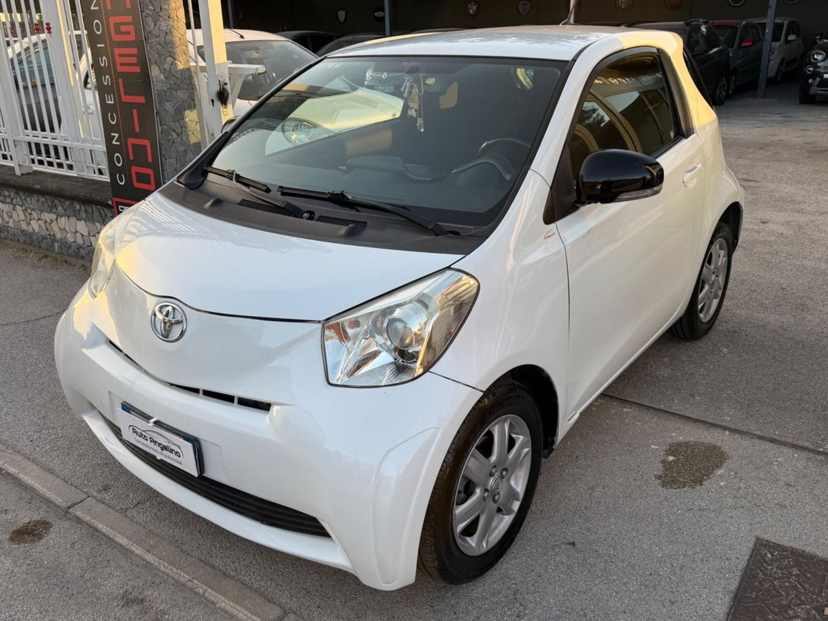 Toyota iQ 1.0 Sol (2)