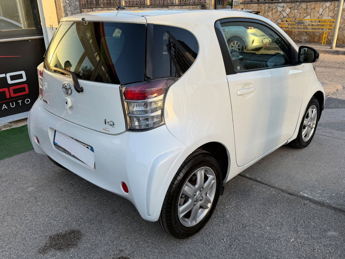 Toyota iQ 1.0 Sol (4)