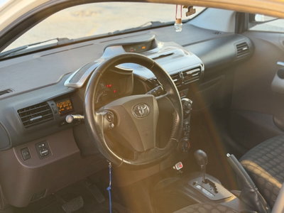 Toyota iQ 1.0 Sol (6)