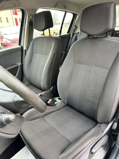 Renault Clio Storia 1.2 16V 5 porte Dynamique (8)