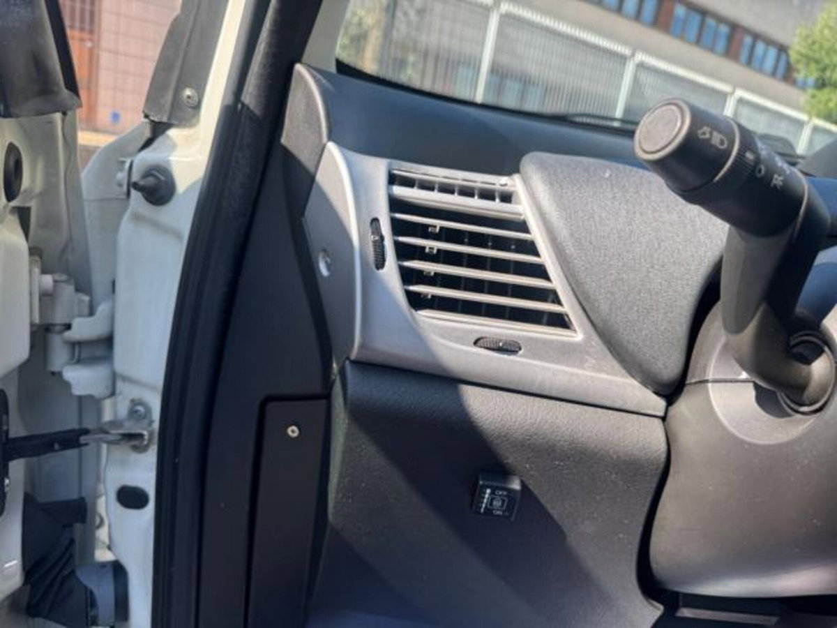 Lancia Ypsilon 1.4 Argento Ecochic GPL (11)