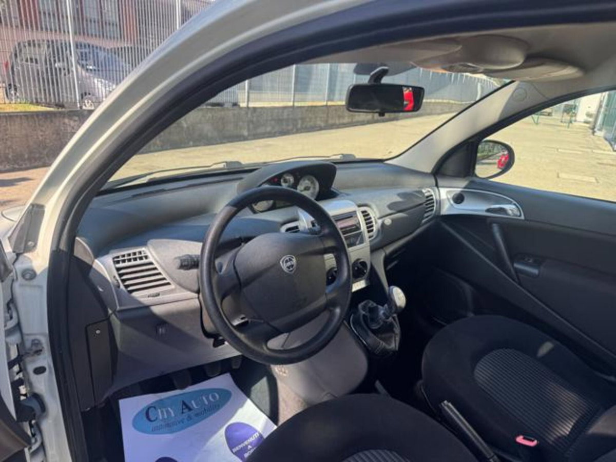 Lancia Ypsilon 1.4 Argento Ecochic GPL (7)