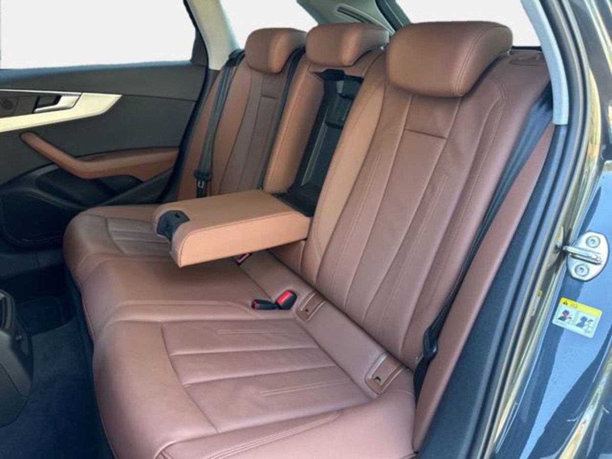 Audi A4 Avant 30 TDI/136 CV S tronic S line edition (13)