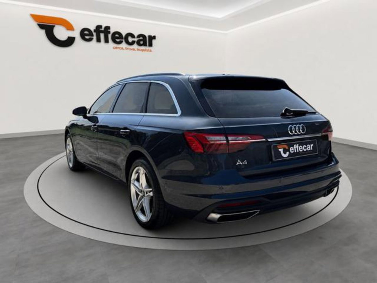 Audi A4 Avant 30 TDI/136 CV S tronic S line edition (4)