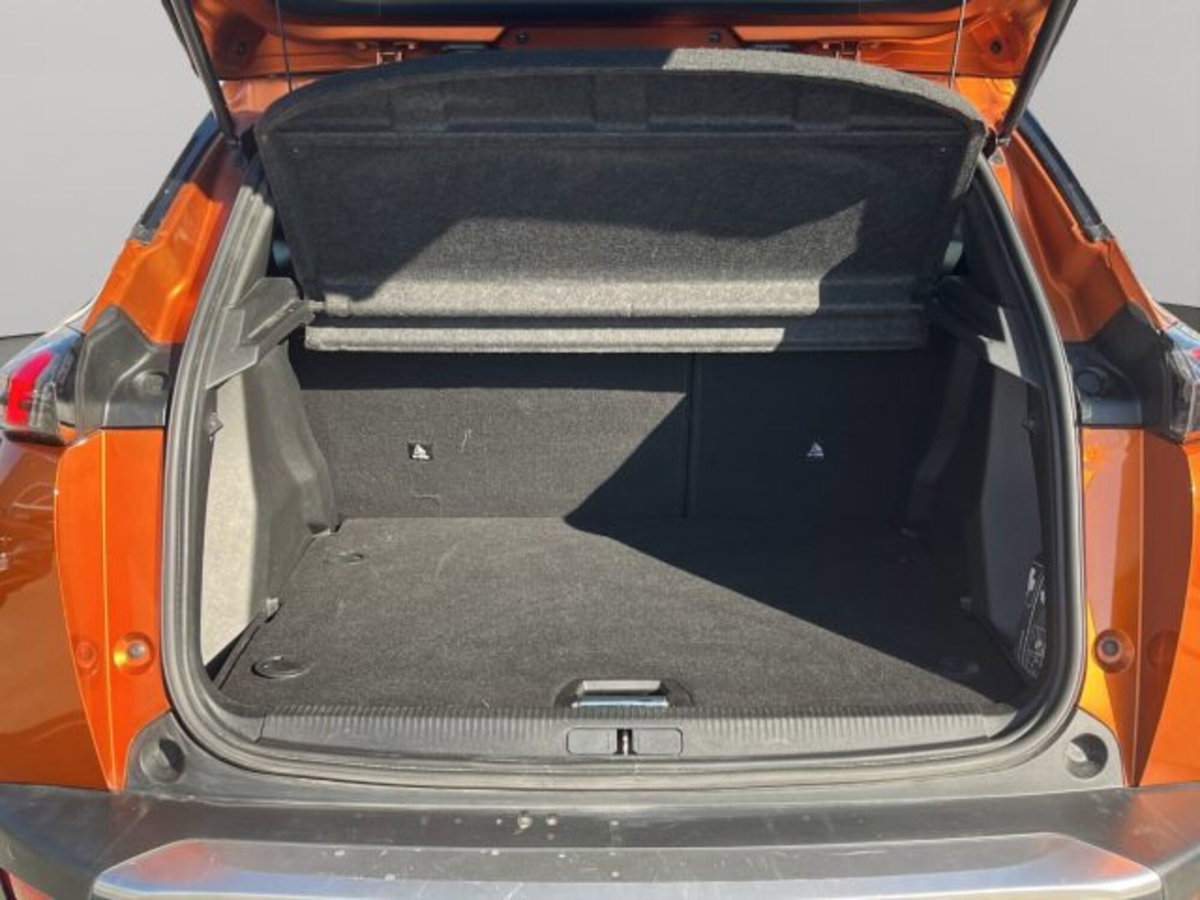 Peugeot 2008 BlueHDi 130 S&S EAT8 GT Pack (15)