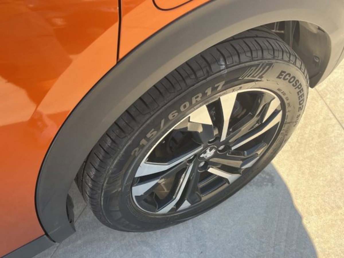 Peugeot 2008 BlueHDi 130 S&S EAT8 GT Pack (16)