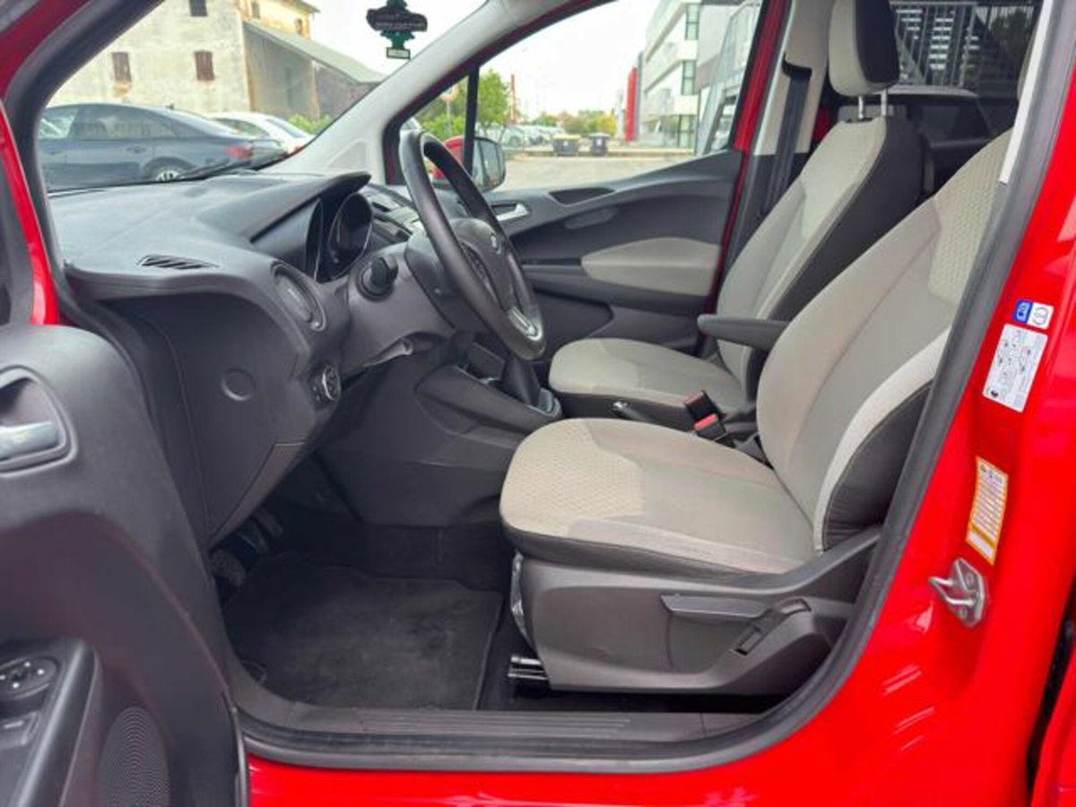 Ford Tourneo Courier 1.0 EcoBoost 100 CV Plus (9)