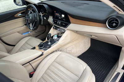 Alfa Romeo Giulia 2.2 Turbodiesel 180 CV AT8 Sport Edition (11)