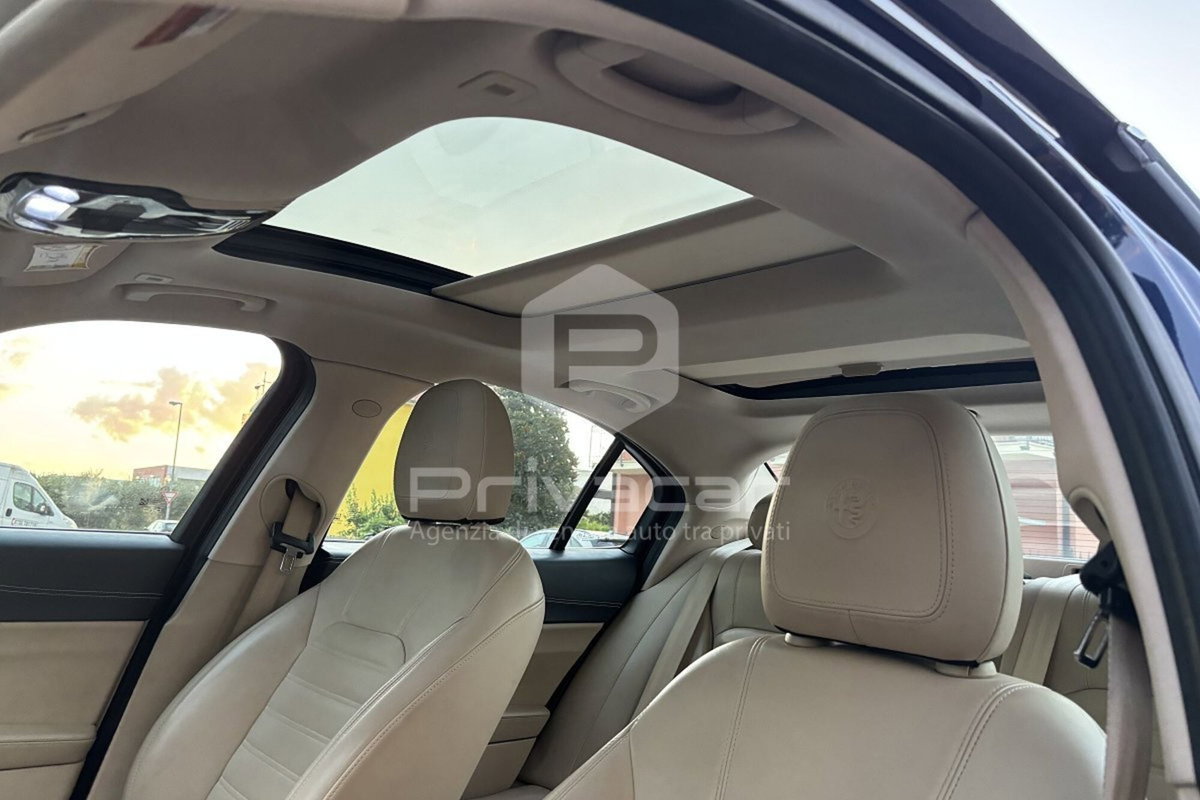 Alfa Romeo Giulia 2.2 Turbodiesel 180 CV AT8 Sport Edition (12)